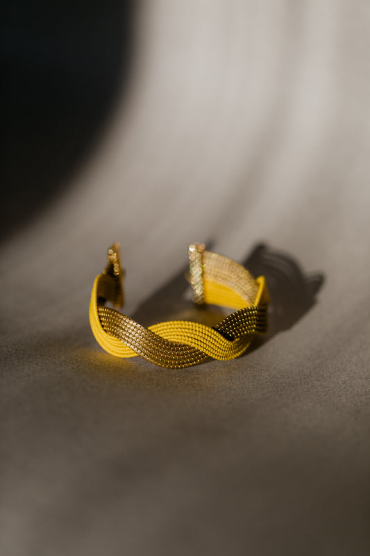 Dwukolorowa bransoletka ze złotej trawy, złoto-żółte rękodzieło z Brazylii